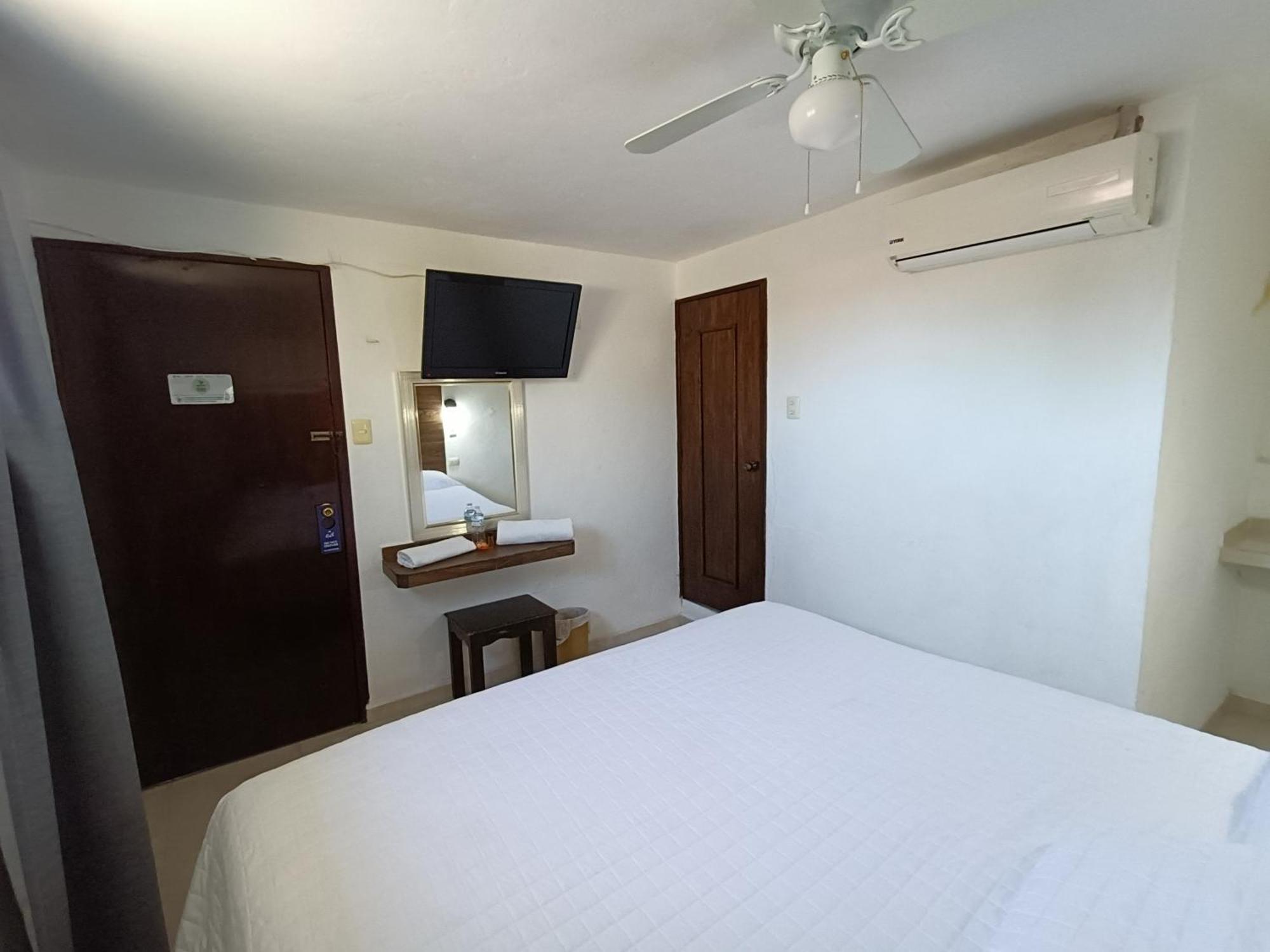 Hotel Rath Кампече Номер фото